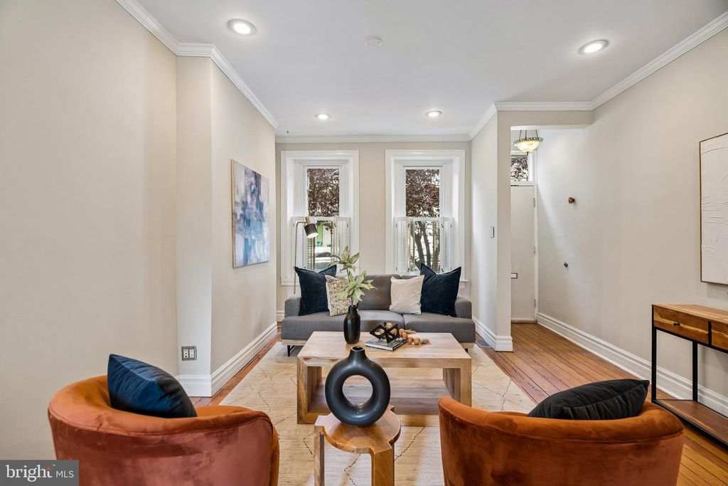 2810 CAMBRIDGE ST, PHILADELPHIA, PA 19130 — photo 3