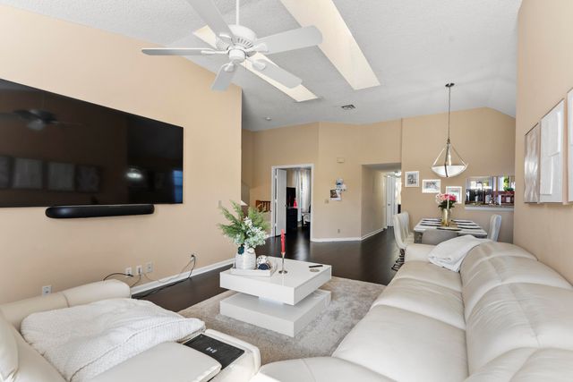 5359 Buckhead Circle 2031, Boca Raton, FL 33486