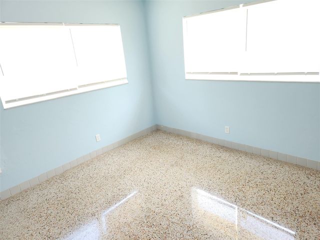 35 NE 20TH AVE, Pompano Beach, FL 33060