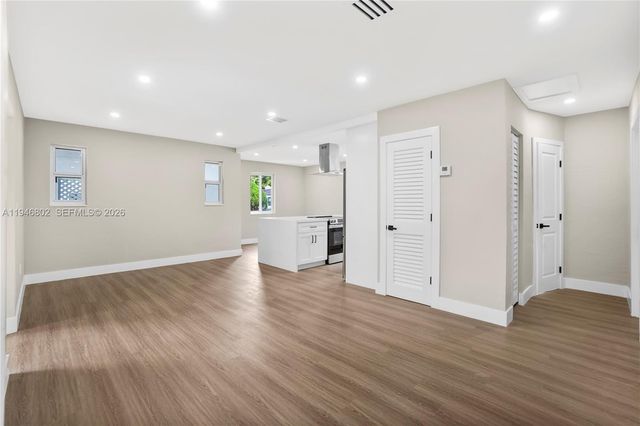 1151 NW 45th St, Miami, FL 33127