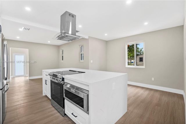 1151 NW 45th St, Miami, FL 33127