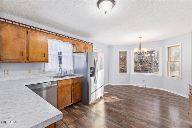 377 Overlook Drive, Blountville, TN 37617
