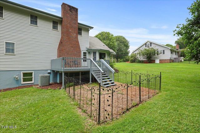 377 Overlook Drive, Blountville, TN 37617
