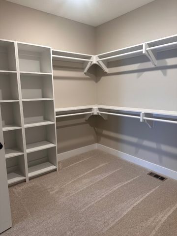 415 NW Red Oak Court, Waukee, IA 50263