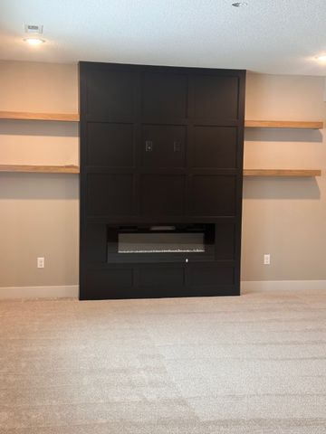 415 NW Red Oak Court, Waukee, IA 50263