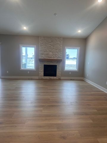 415 NW Red Oak Court, Waukee, IA 50263