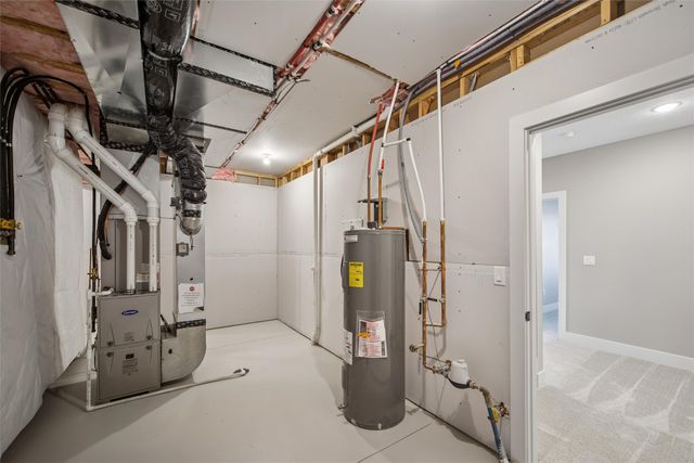 415 NW Red Oak Court, Waukee, IA 50263