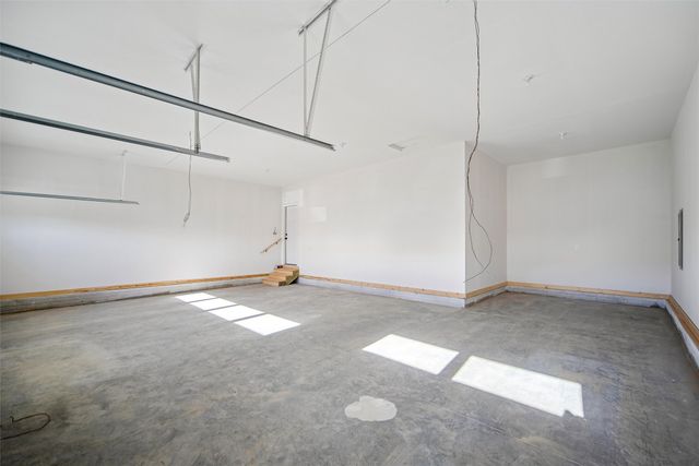 415 NW Red Oak Court, Waukee, IA 50263