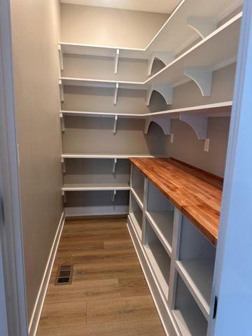 415 NW Red Oak Court, Waukee, IA 50263