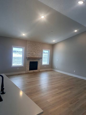 415 NW Red Oak Court, Waukee, IA 50263