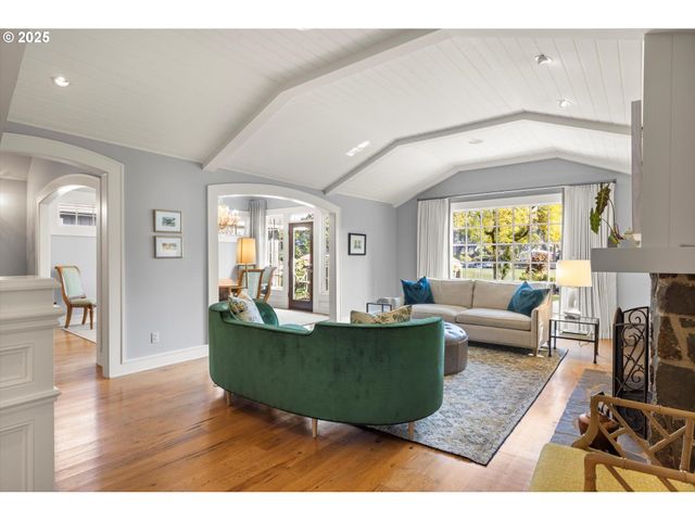 4368 LAKEVIEW Blvd, Lake Oswego, OR 97035