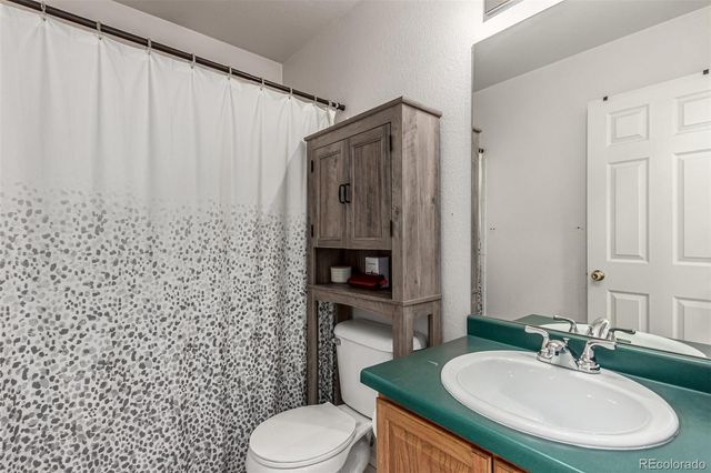 2039 Espana Way, Aurora, CO 80011