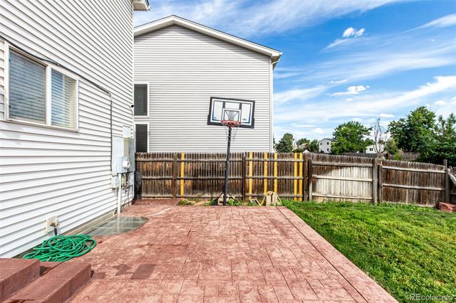 2039 Espana Way, Aurora, CO 80011