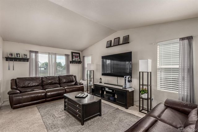 2039 Espana Way, Aurora, CO 80011
