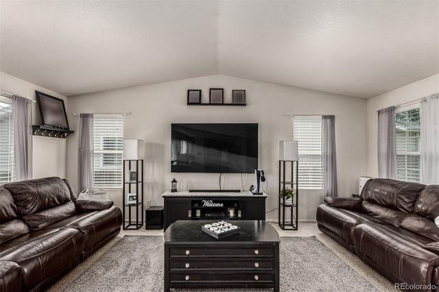 2039 Espana Way, Aurora, CO 80011