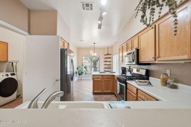 486 E Placita Lezna, Sahuarita, AZ 85629