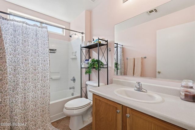 486 E Placita Lezna, Sahuarita, AZ 85629