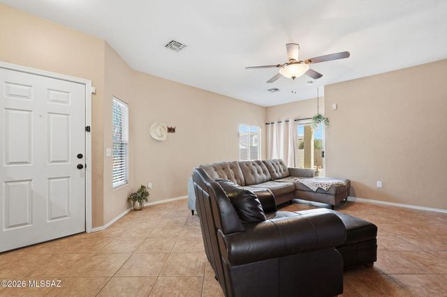 486 E Placita Lezna, Sahuarita, AZ 85629