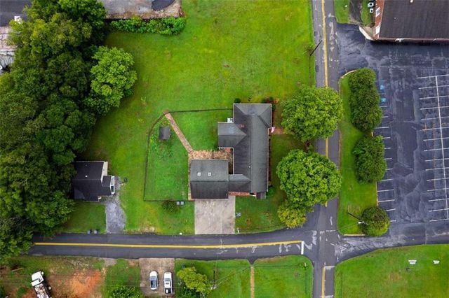 16 Bittings Avenue, Summerville, GA 30747