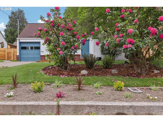 6850 Ne ROSELAWN St, Portland, OR 97218