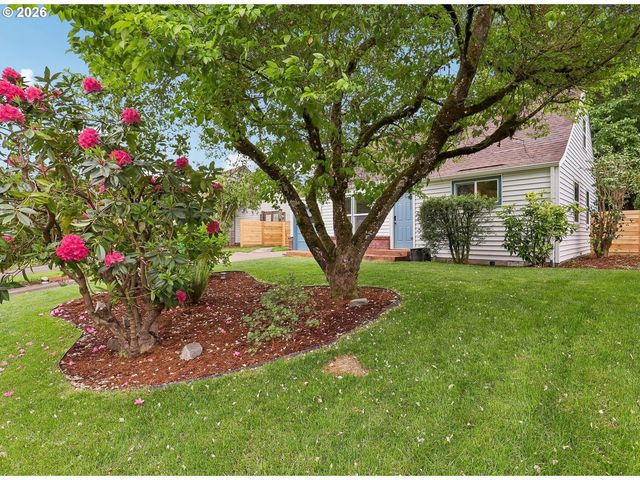 6850 Ne ROSELAWN St, Portland, OR 97218