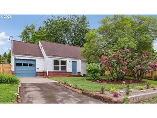 6850 Ne ROSELAWN St, Portland, OR 97218