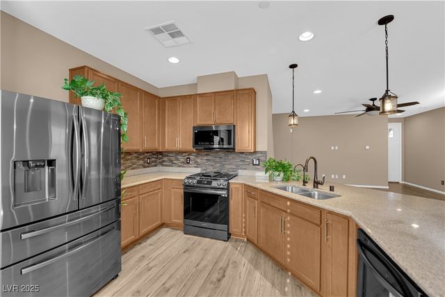 915 Harbor Avenue, Henderson, NV 89002