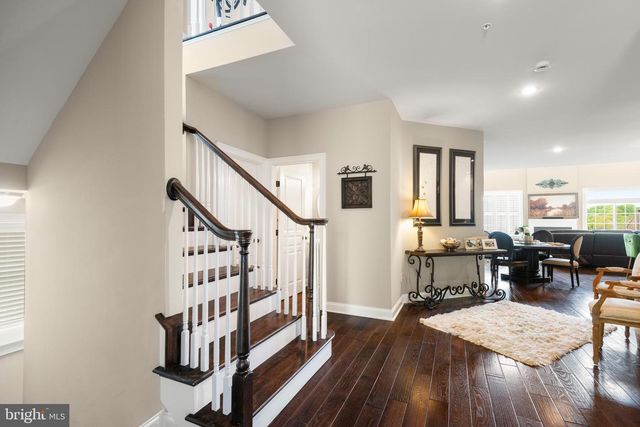 414 RAVENSCLIFF DR, Media, PA 19063