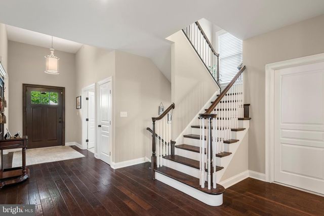 414 RAVENSCLIFF DR, Media, PA 19063