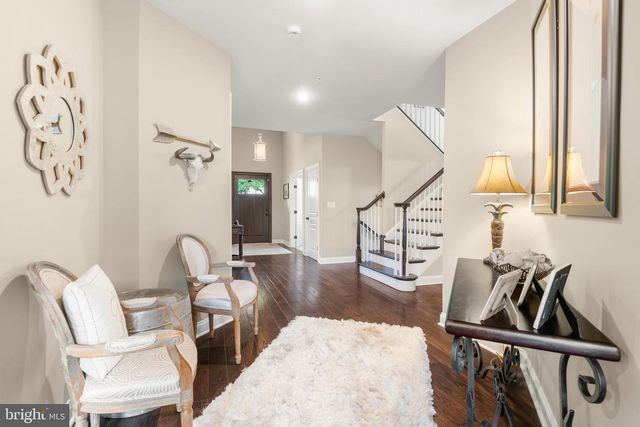 414 RAVENSCLIFF DR, Media, PA 19063