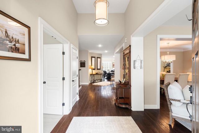 414 RAVENSCLIFF DR, Media, PA 19063