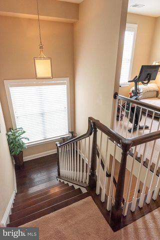 414 RAVENSCLIFF DR, Media, PA 19063