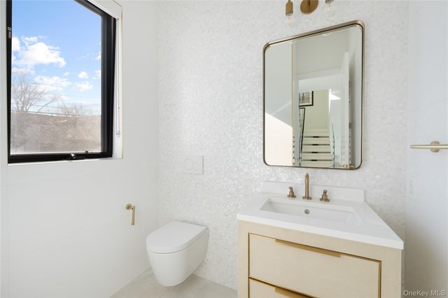 1990 Bay Boulevard, Atlantic Beach, NY 11509