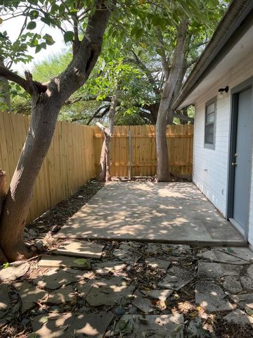 1604 Mill ST B, San Marcos, TX 78666