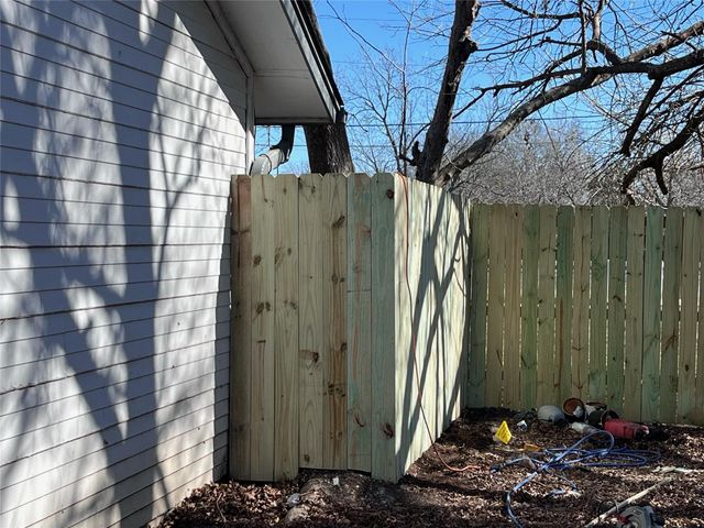 1604 Mill ST B, San Marcos, TX 78666