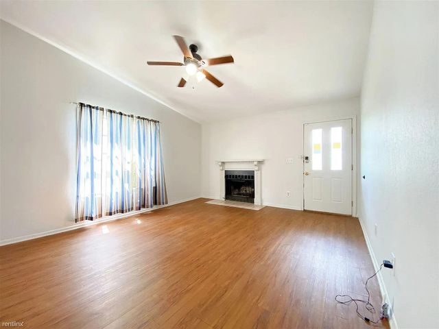 1604 Mill ST B, San Marcos, TX 78666