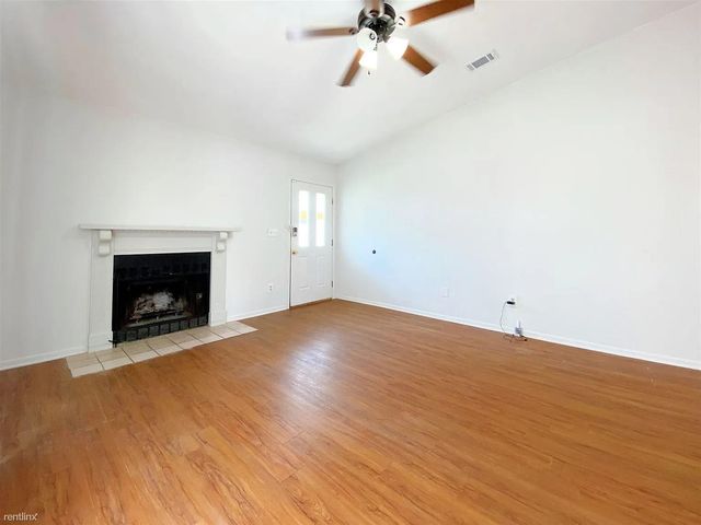 1604 Mill ST B, San Marcos, TX 78666