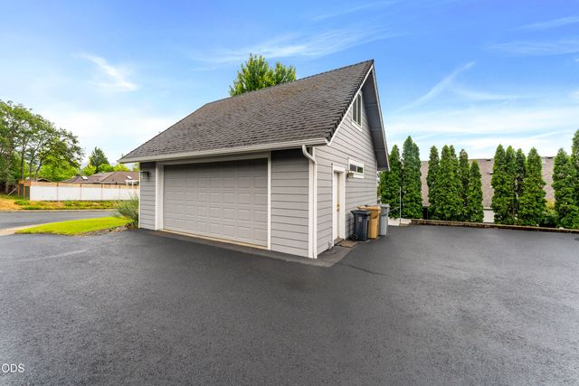 212 NW Canyon View Drive, Grants Pass, OR 97526