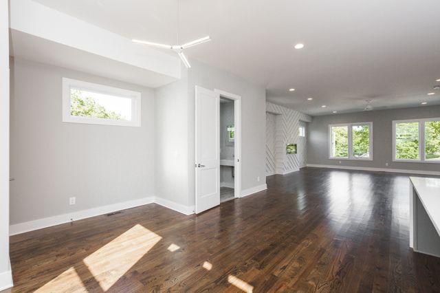 525B 31st Ave, N, Nashville, TN 37209