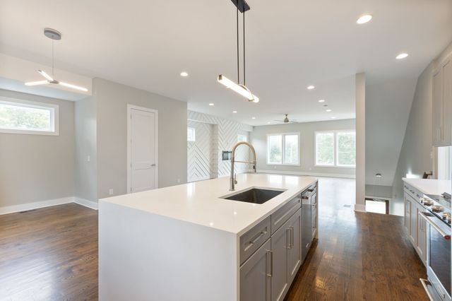 525B 31st Ave, N, Nashville, TN 37209