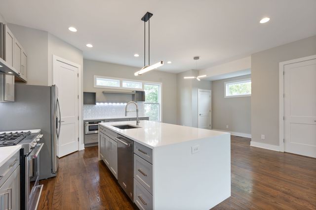 525B 31st Ave, N, Nashville, TN 37209
