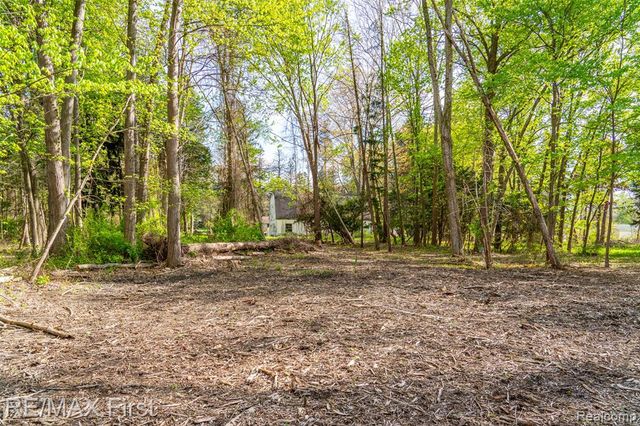 17397 Millar Road, Clinton Township, MI 48036