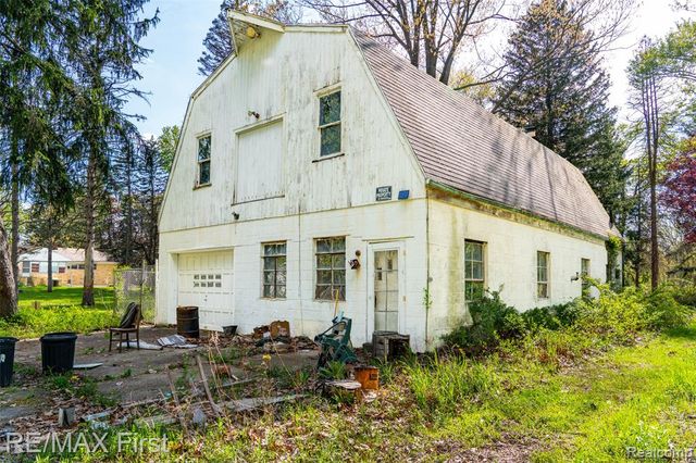 17397 Millar Road, Clinton Township, MI 48036