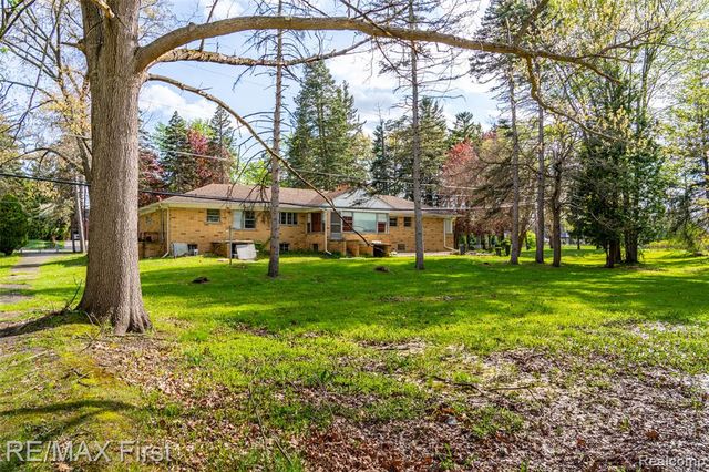 17397 Millar Road, Clinton Township, MI 48036