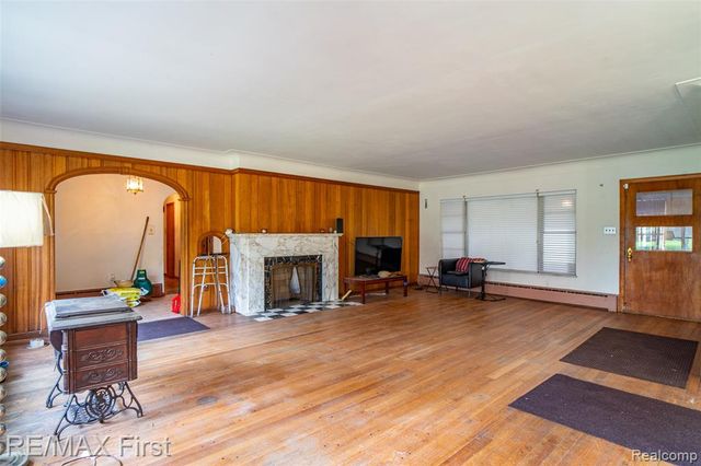 17397 Millar Road, Clinton Township, MI 48036