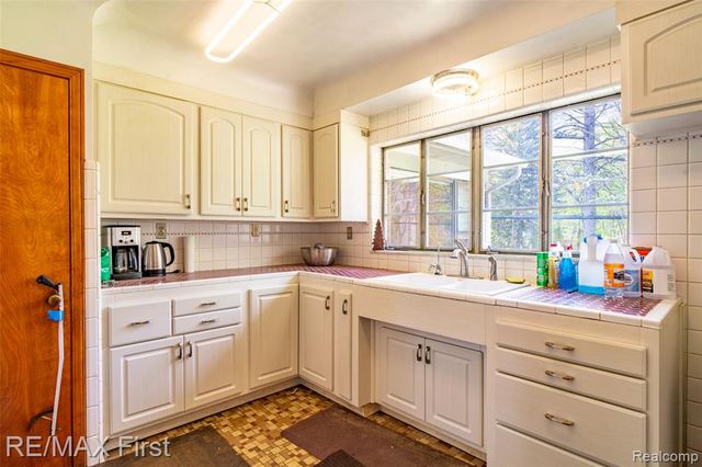 17397 Millar Road, Clinton Township, MI 48036