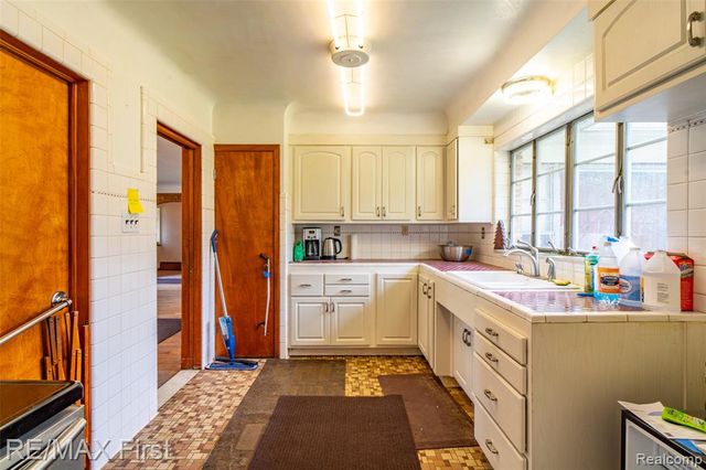 17397 Millar Road, Clinton Township, MI 48036