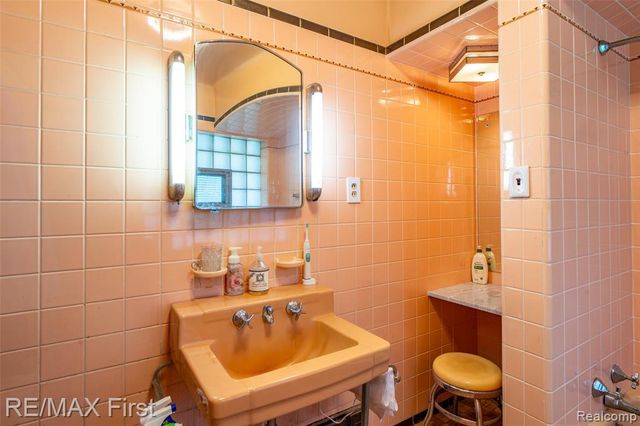 17397 Millar Road, Clinton Township, MI 48036