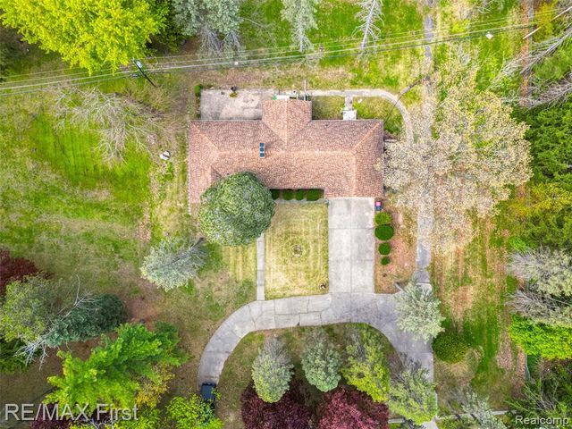 17397 Millar Road, Clinton Township, MI 48036
