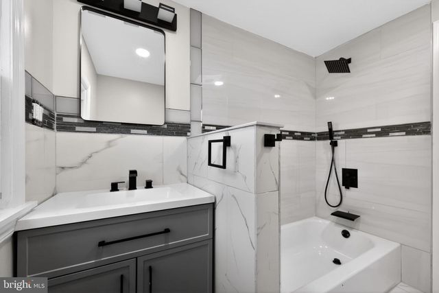 823 NEW JERSEY, Deptford, NJ 08096